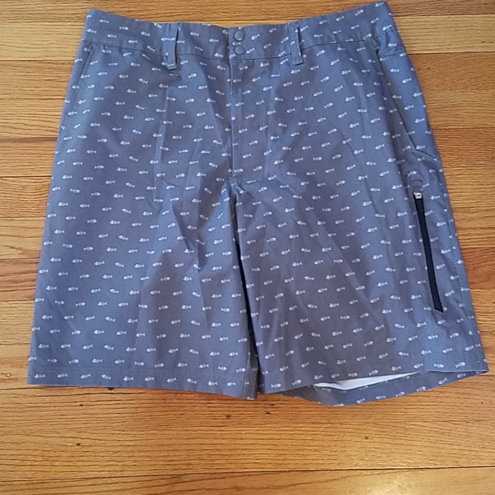 Champion shorts with fishbone pattern